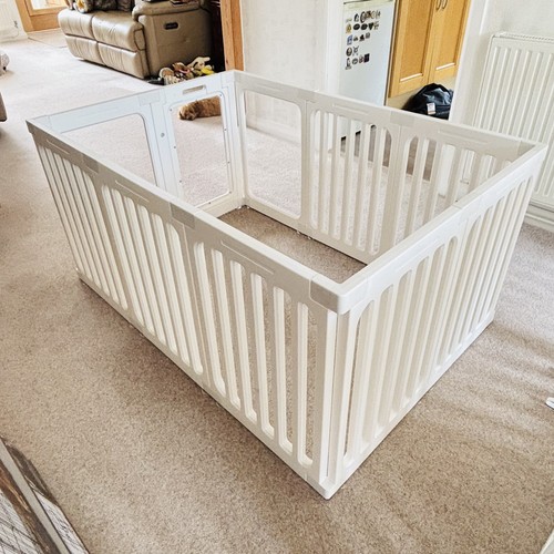 Clear acrylic dog - clear, playpen